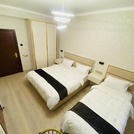 Baland Hotel Душанбе Екстер'єр фото