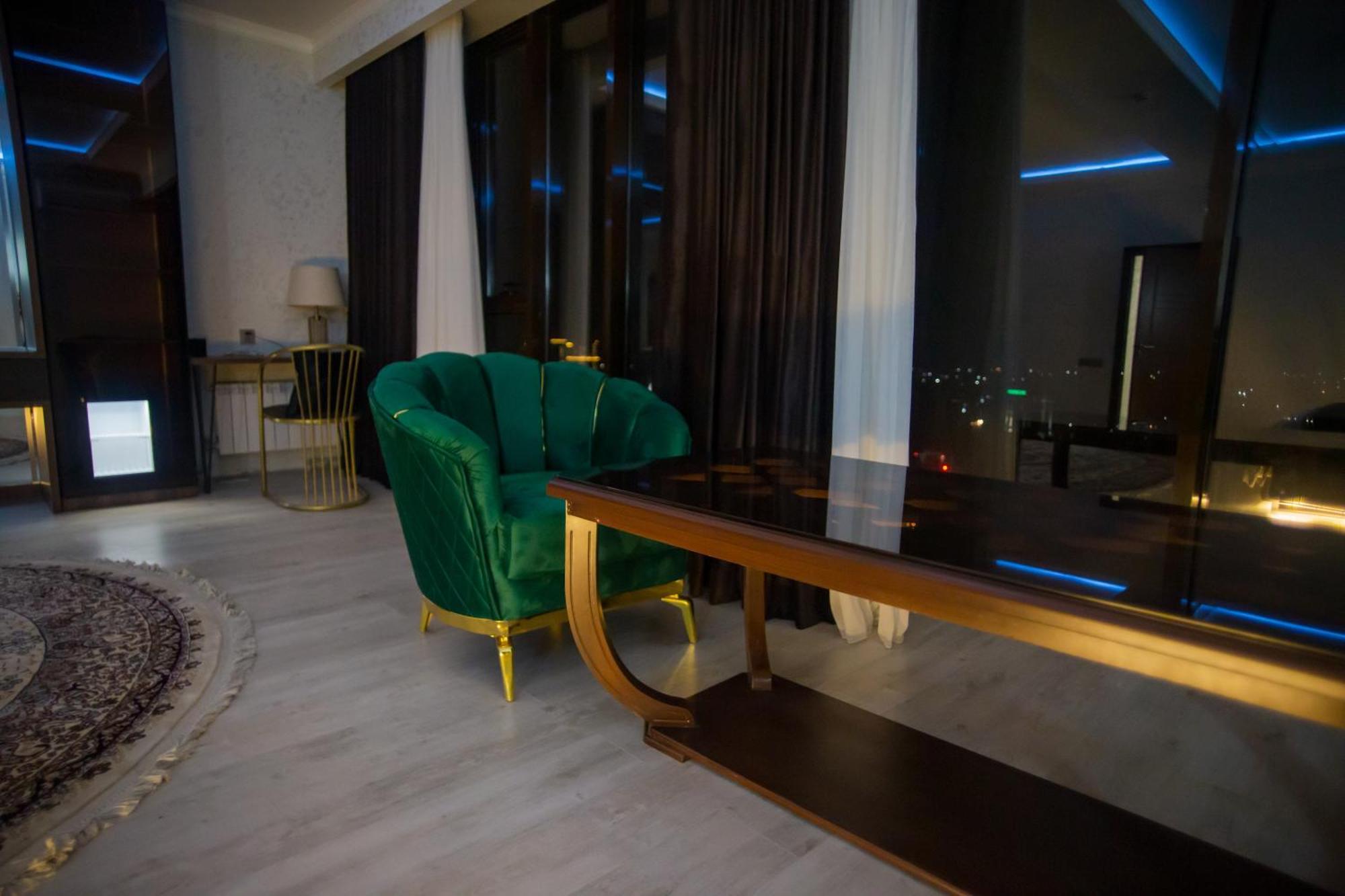 Baland Hotel Душанбе Екстер'єр фото