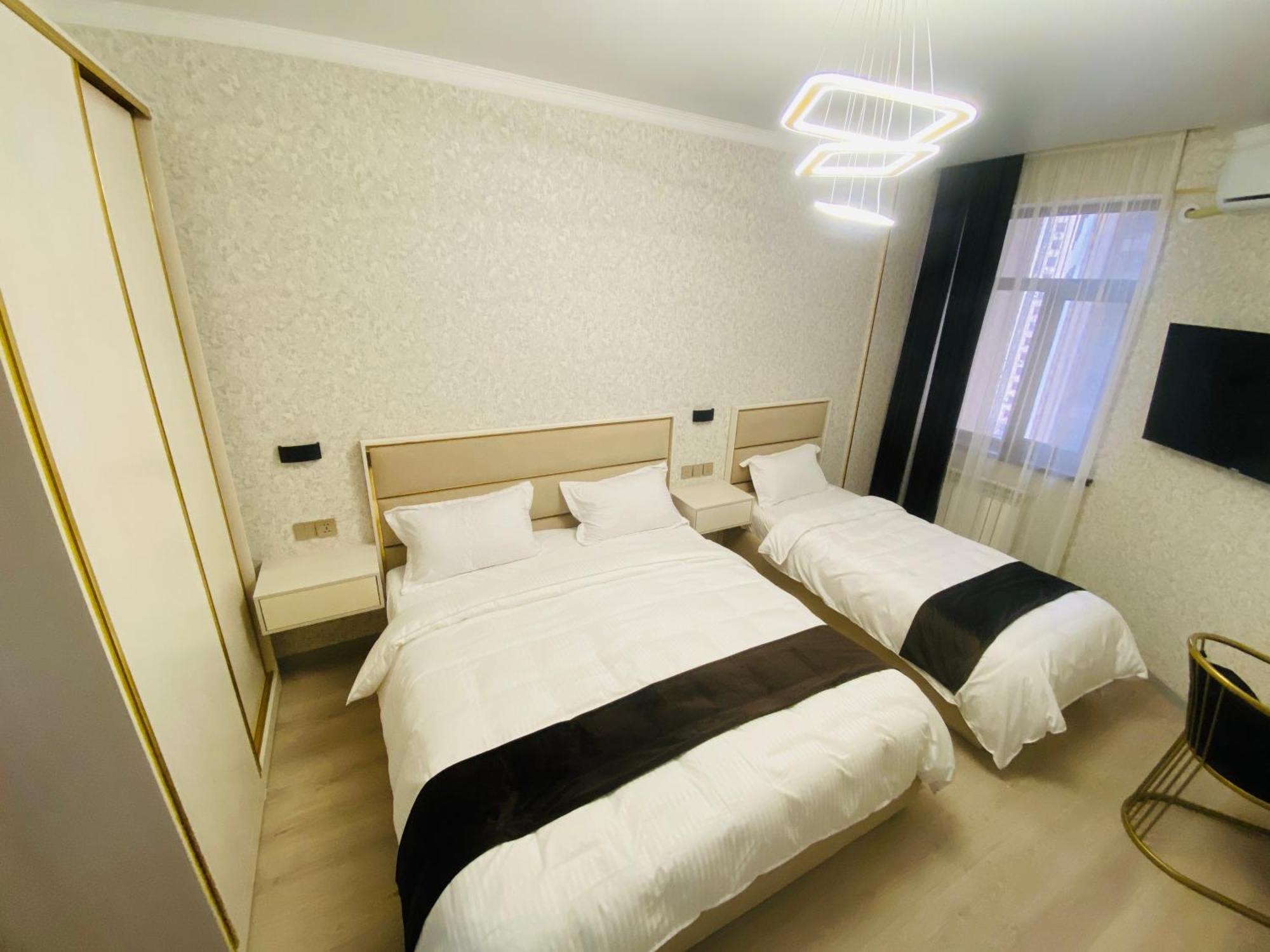 Baland Hotel Душанбе Екстер'єр фото