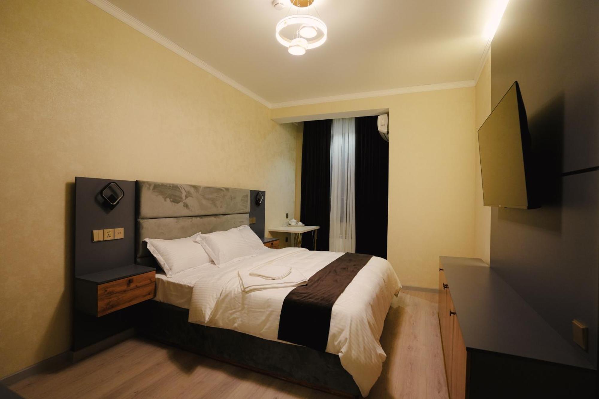 Baland Hotel Душанбе Екстер'єр фото