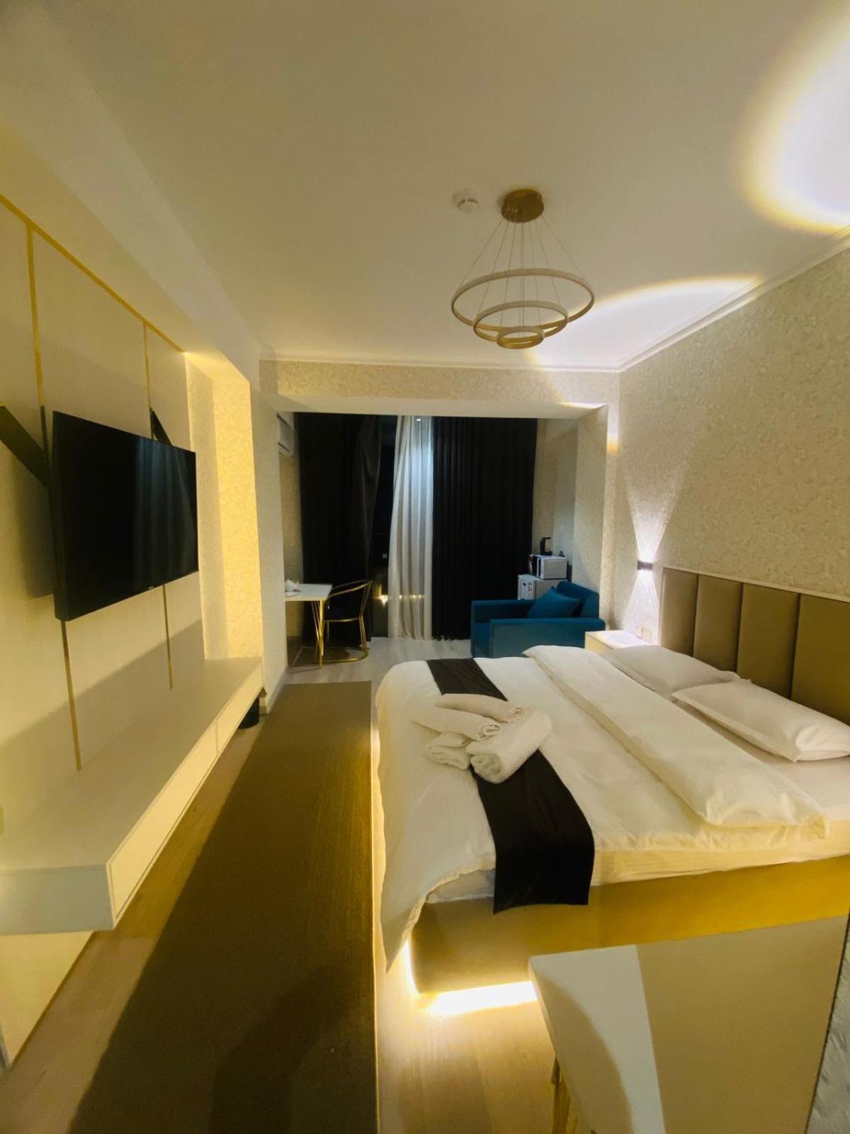 Baland Hotel Душанбе Екстер'єр фото