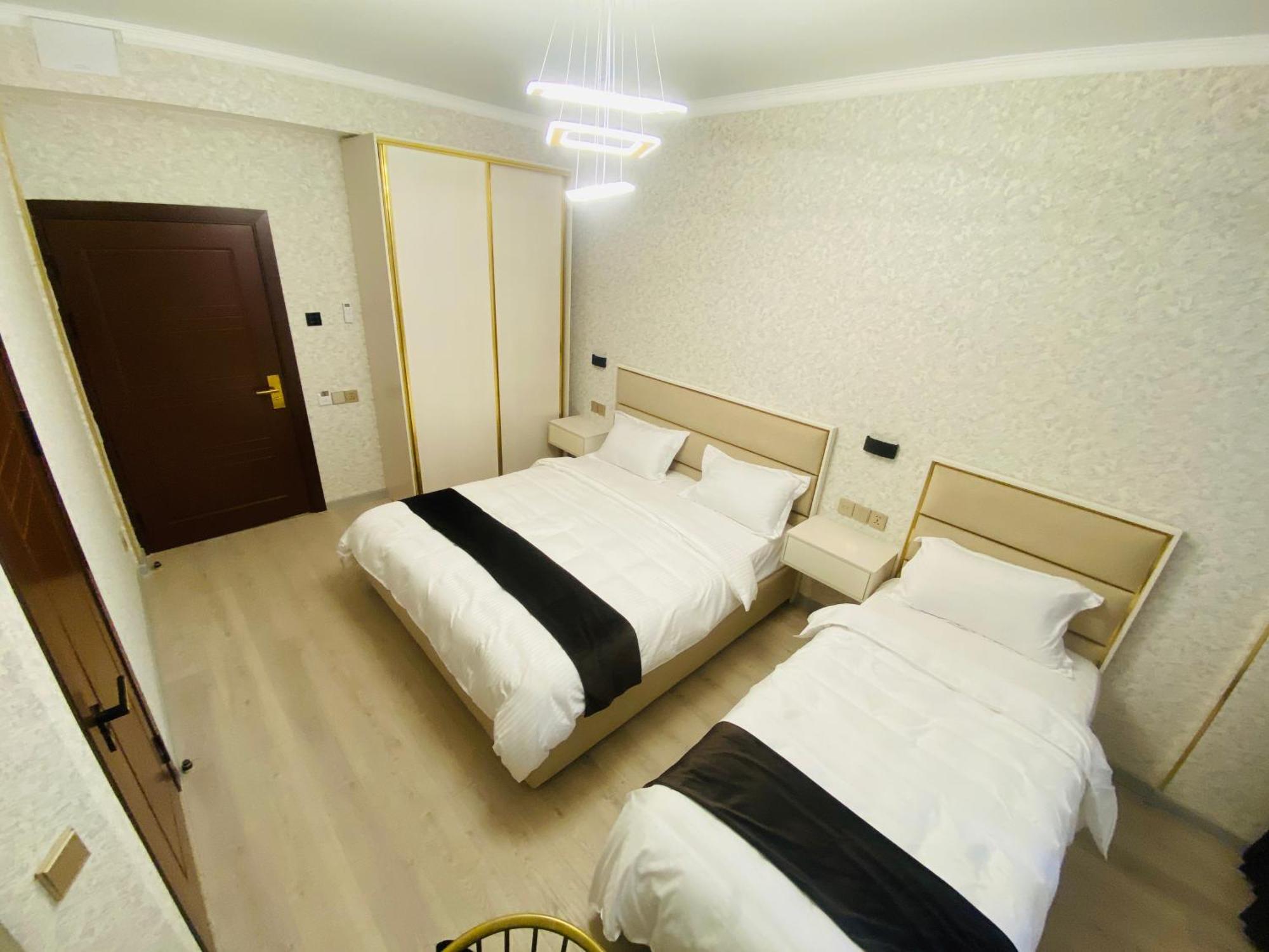 Baland Hotel Душанбе Екстер'єр фото