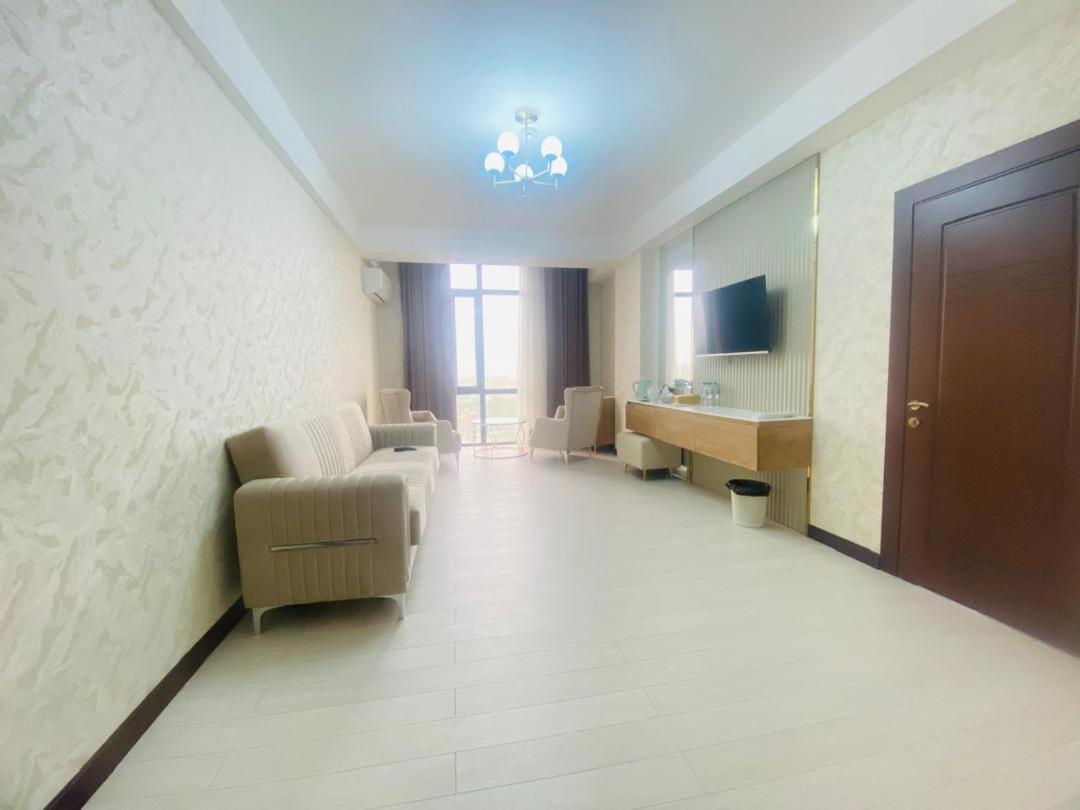 Baland Hotel Душанбе Екстер'єр фото