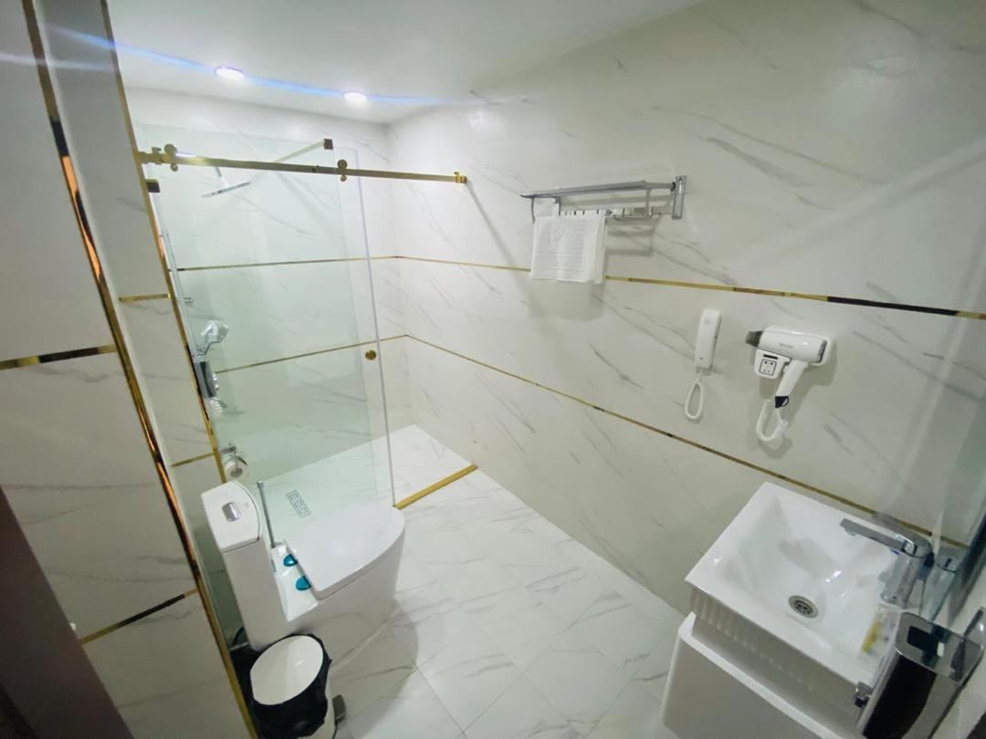 Baland Hotel Душанбе Екстер'єр фото