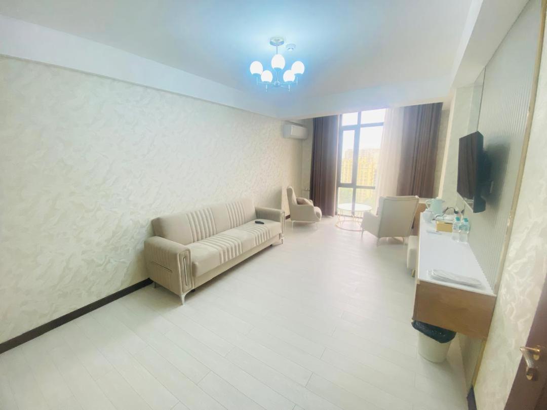 Baland Hotel Душанбе Екстер'єр фото